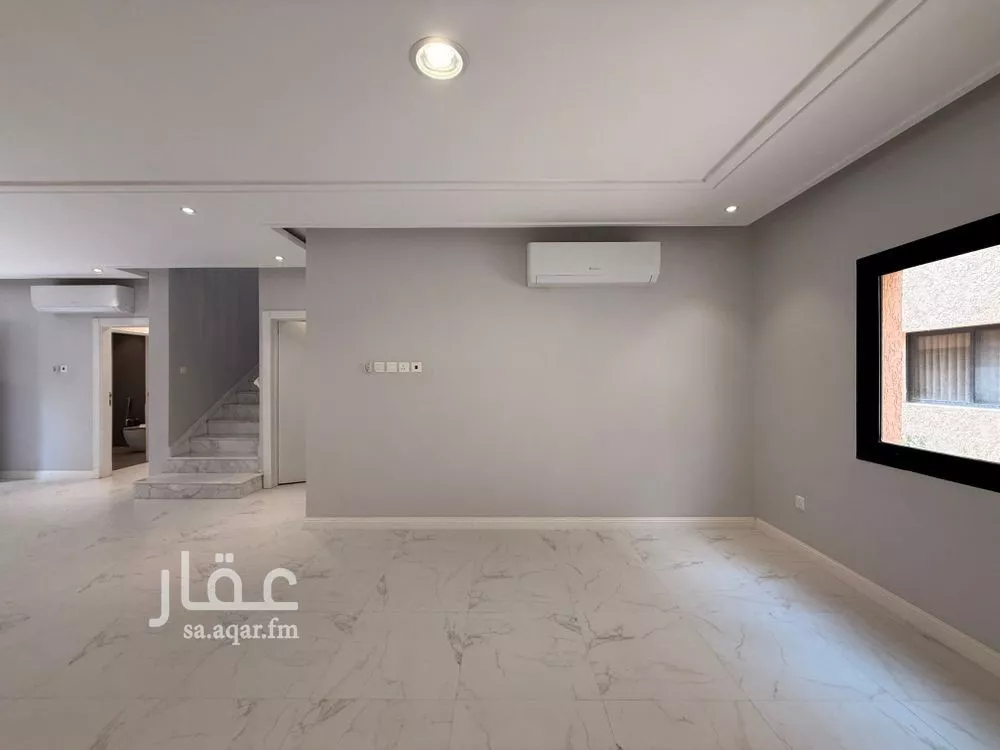 فيلا 3 غرف في النخيل 10