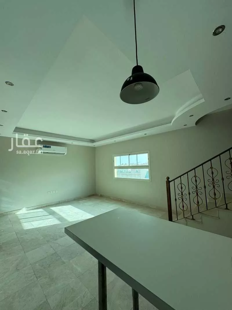 شقة 5 غرف في النخيل 5