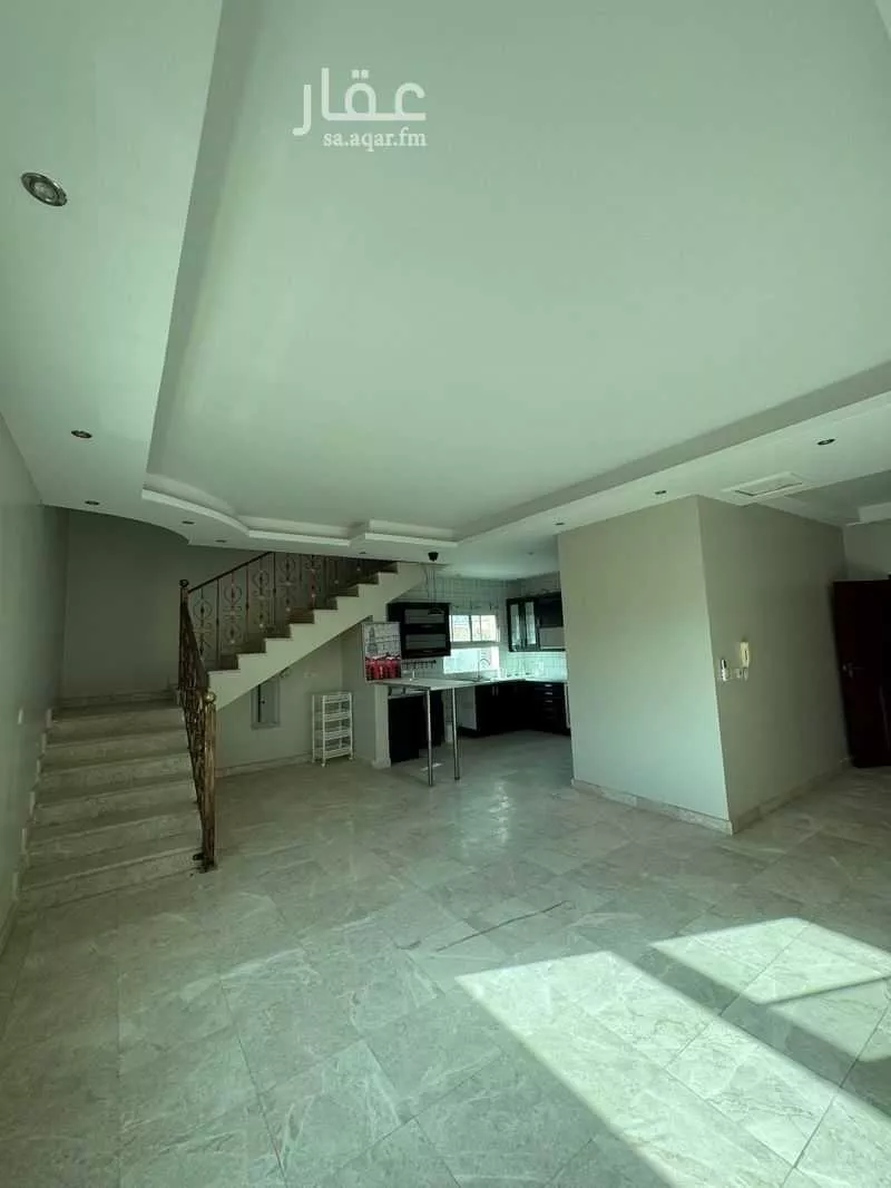 شقة 5 غرف في النخيل 8