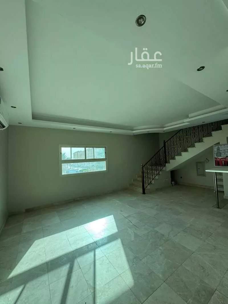 شقة 5 غرف في النخيل 9