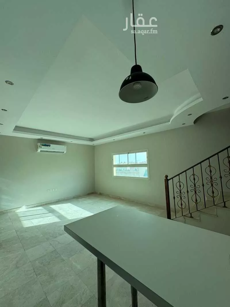 شقة 5 غرف في النخيل 10