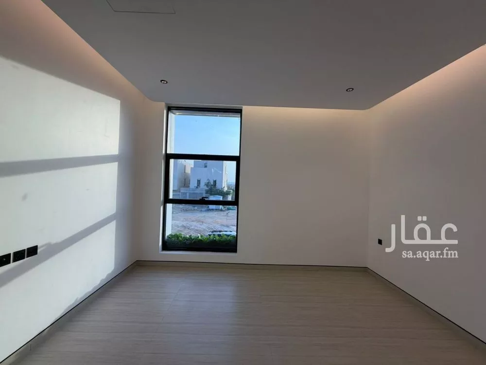 فيلا 5 غرف في العارض 11