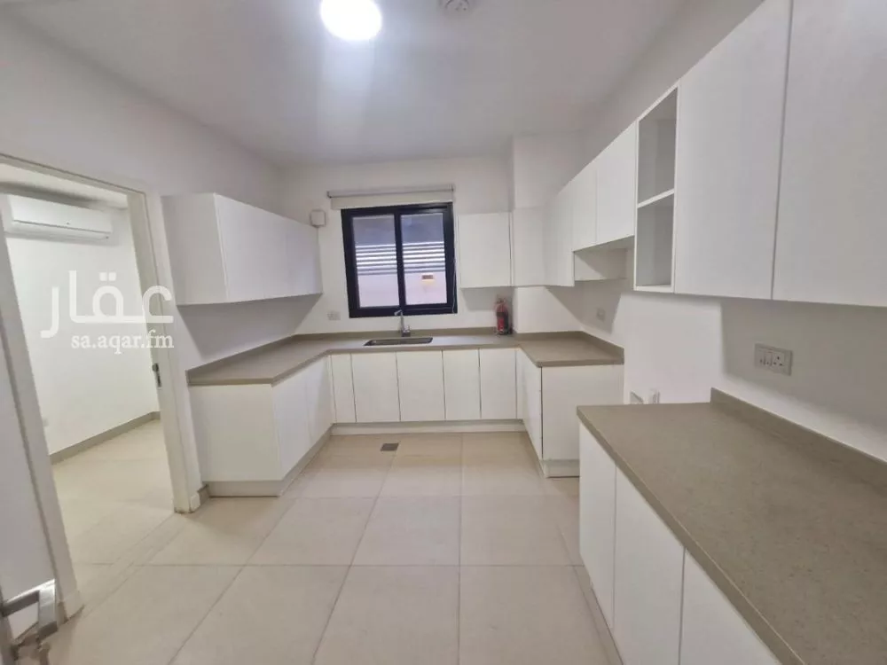 فيلا 4 غرف في سدرة 8