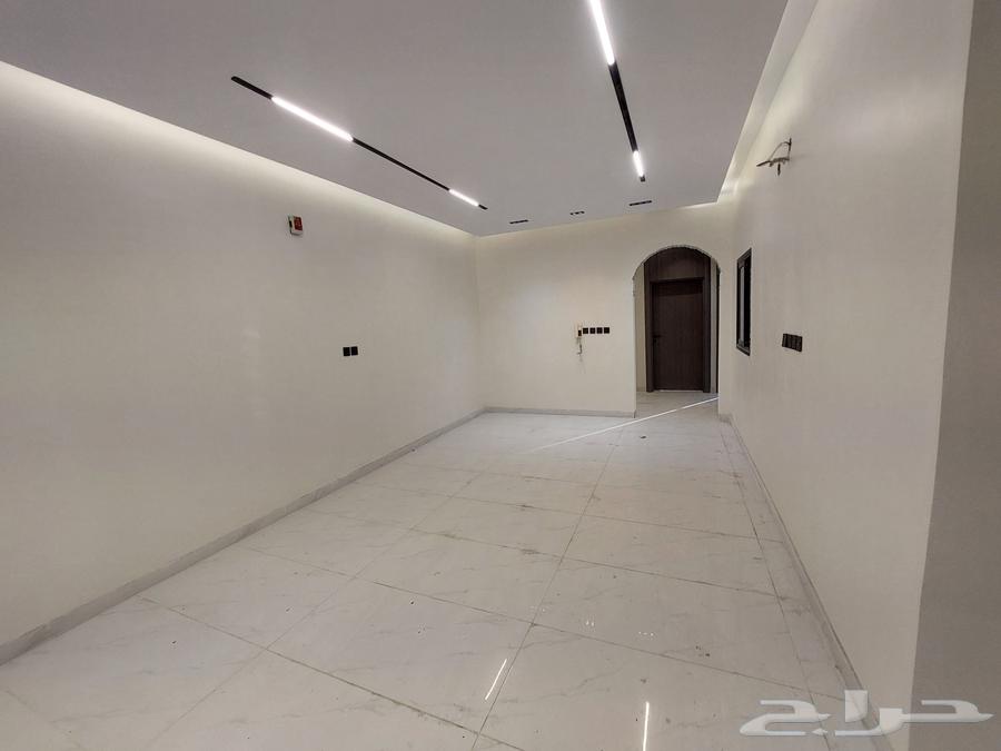 شقة 5 غرف في احد 5