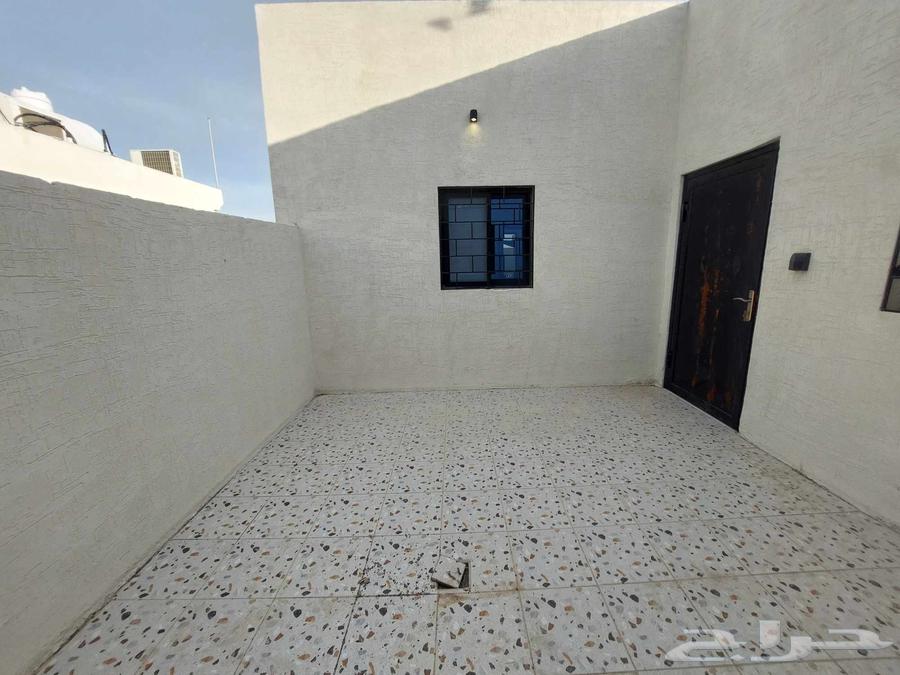 شقة 5 غرف في احد 9