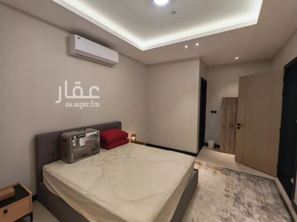4 bedroom floor in Al Aridh 7