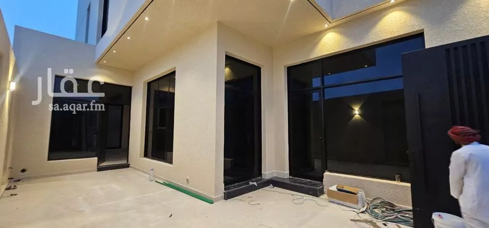 فيلا 4 غرف في العارض 17