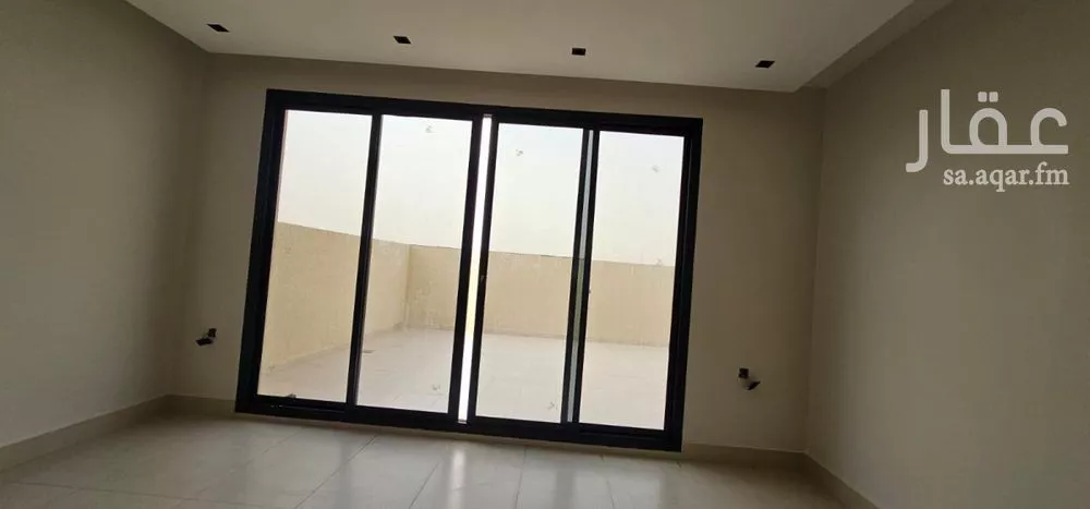 فيلا 4 غرف في العارض 3