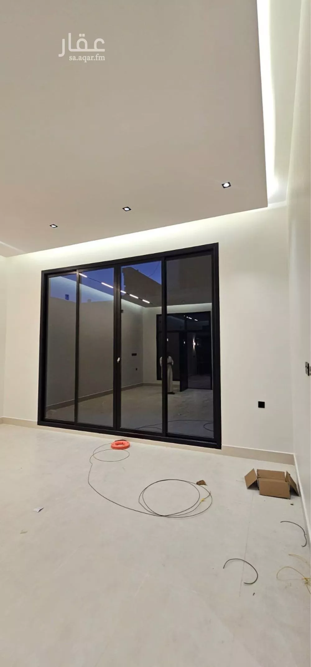 فيلا 4 غرف في العارض 9