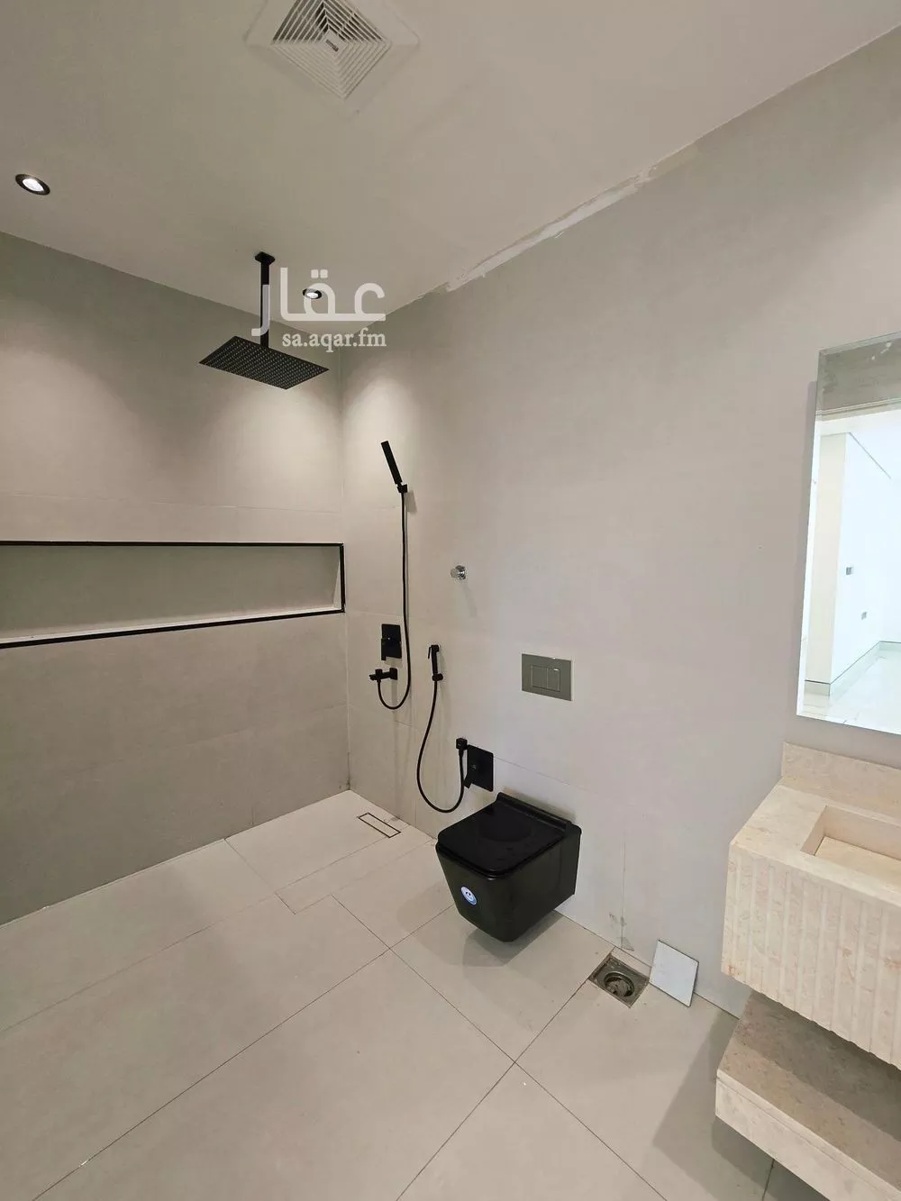 فيلا 6 غرف في النرجس 5