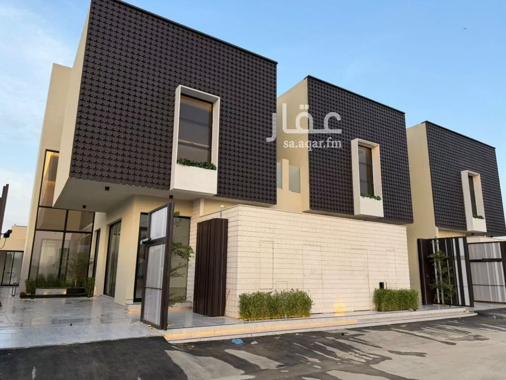 فيلا 4 غرف في العارض 2