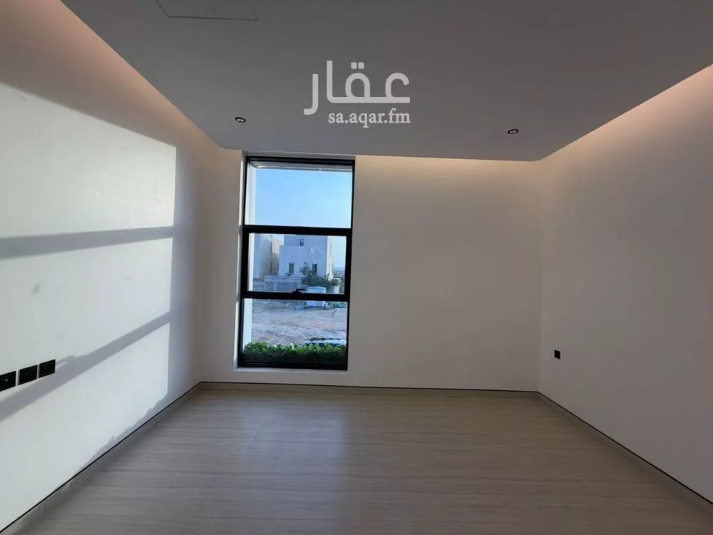 فيلا 4 غرف في العارض 13