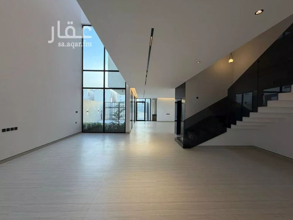 فيلا 4 غرف في العارض 4