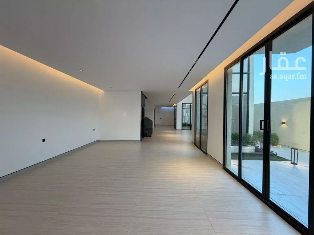 فيلا 4 غرف في العارض 7