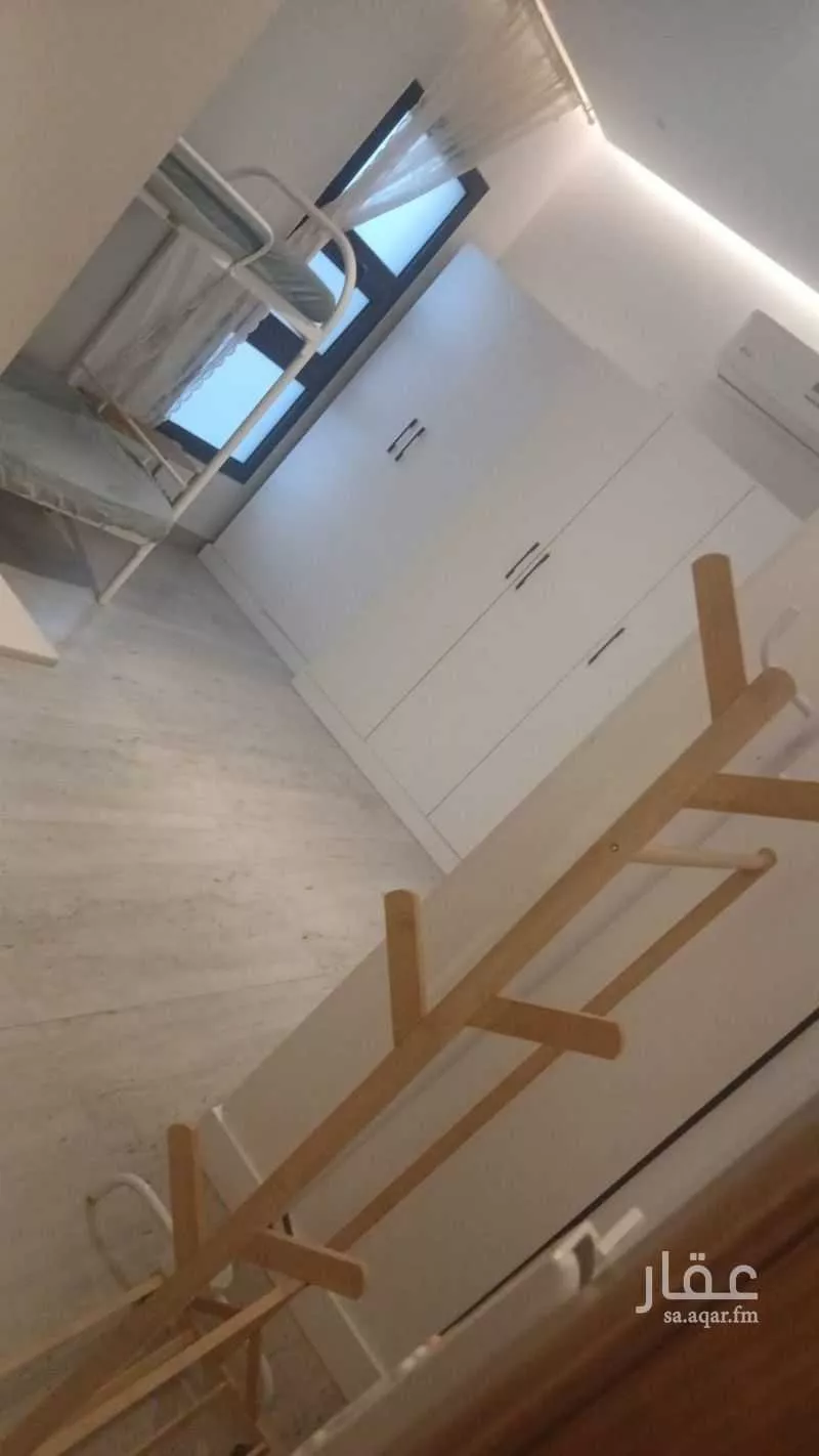 فيلا 4 غرف في العارض 5