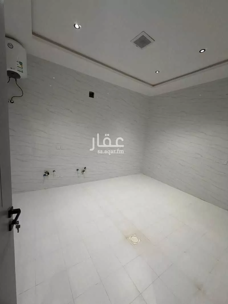 فيلا 5 غرف في عكاظ 5