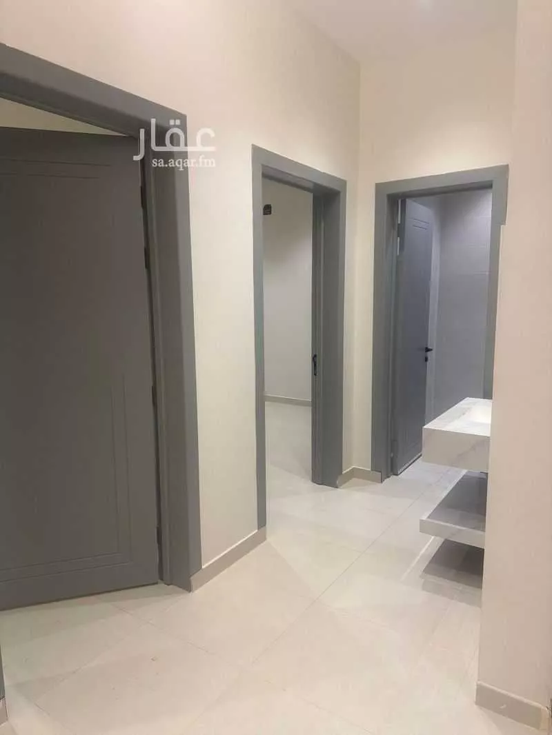 فيلا 5 غرف في عكاظ 9