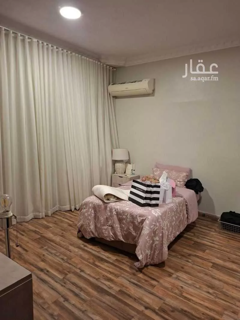 شقة 5 غرف في الروابي 8