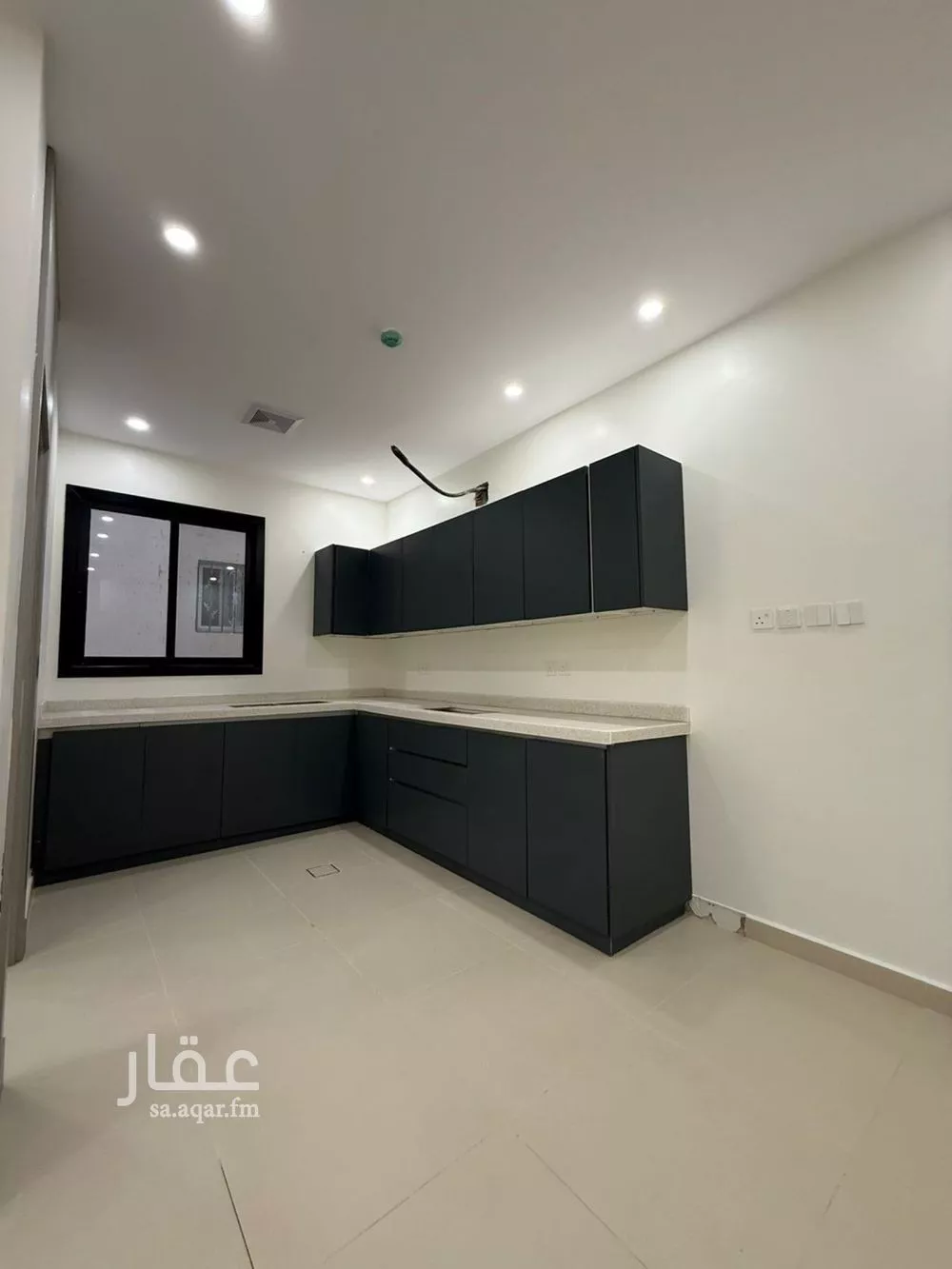 588 sqm building in Al Munsiyah 6