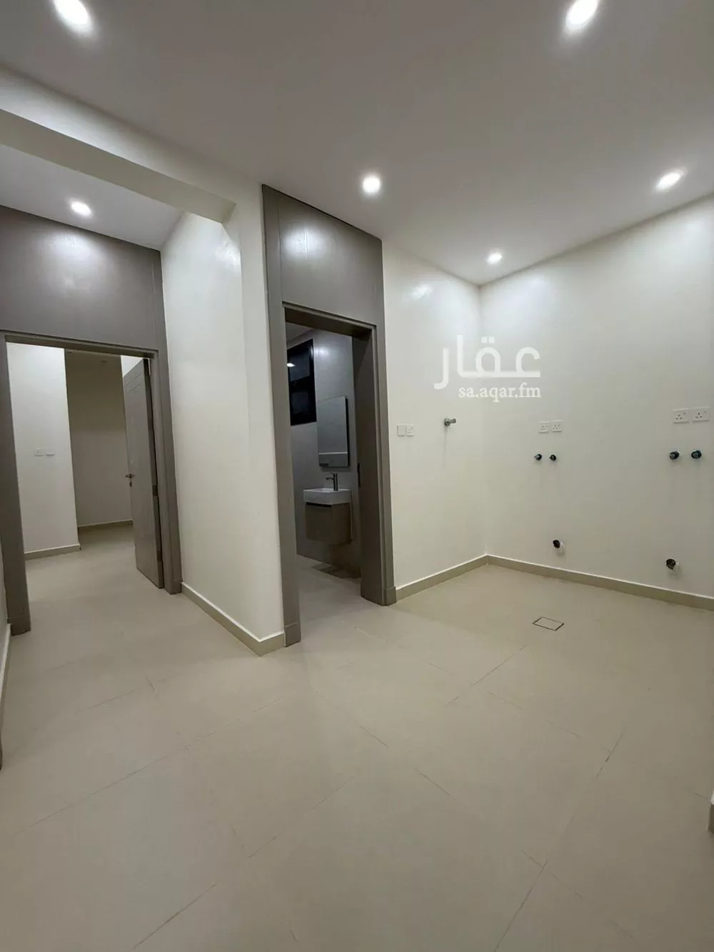 588 sqm building in Al Munsiyah 8