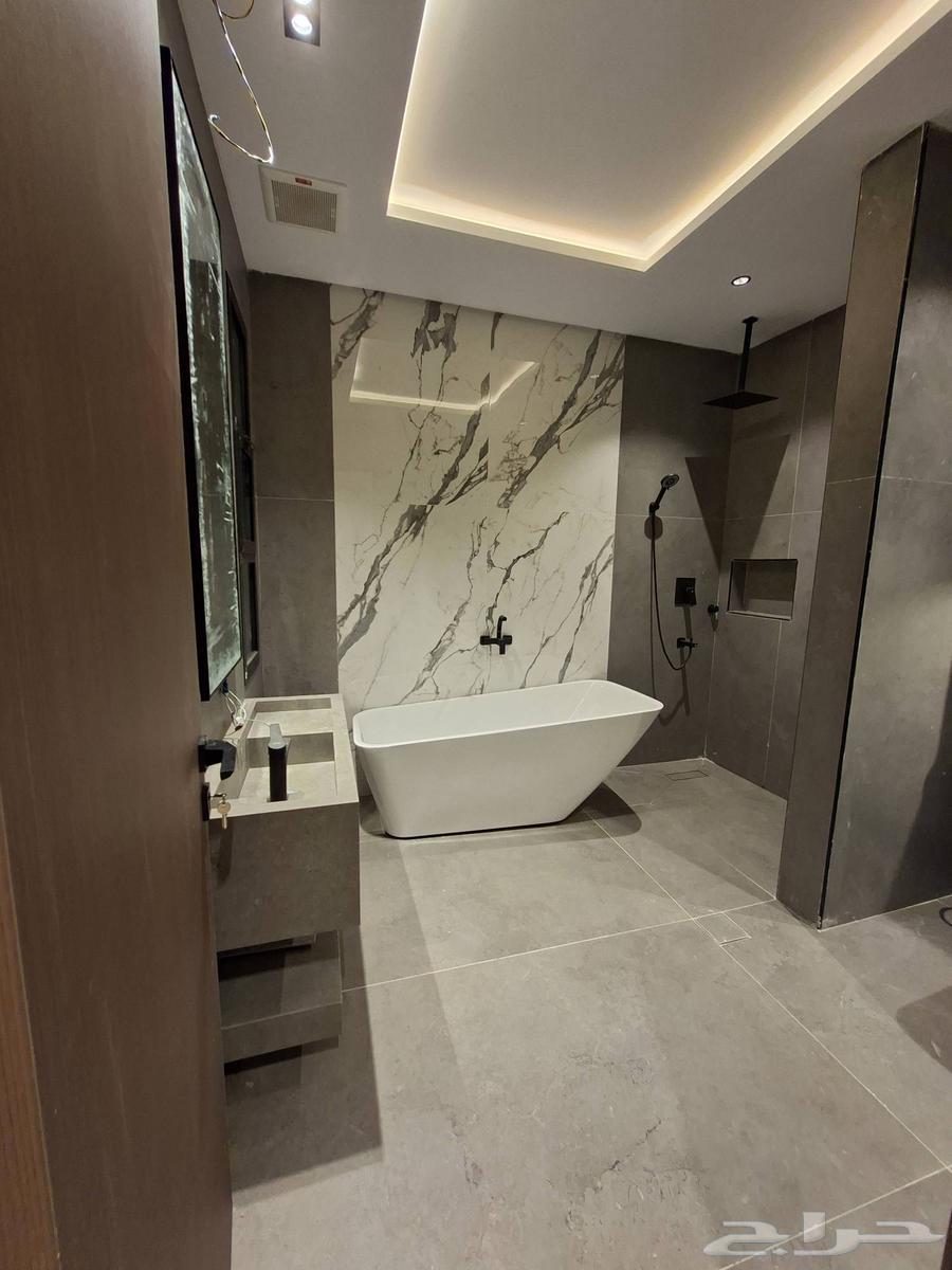 فيلا 9 غرف في ولي العهد 9