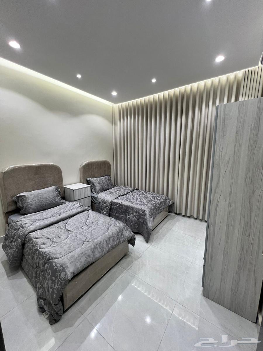 شقة 8 غرف في العريض 5