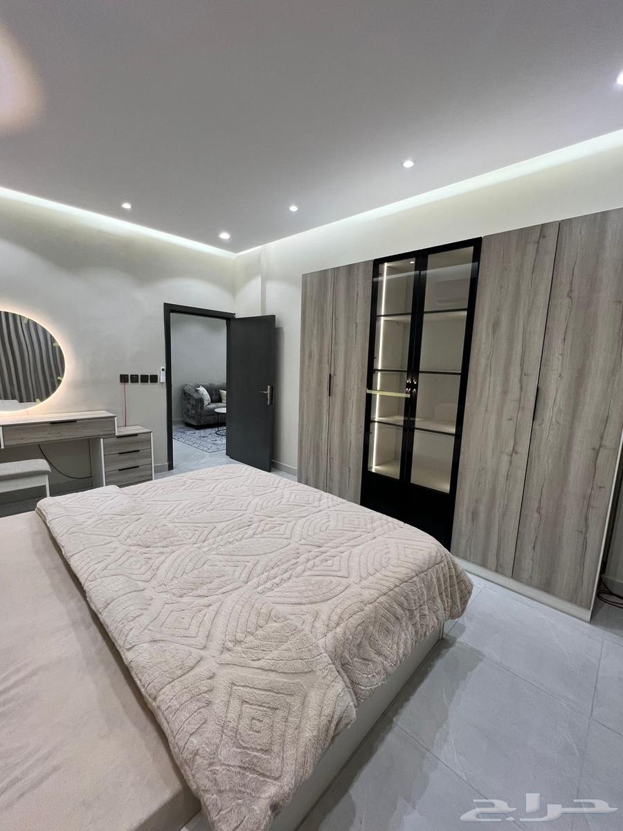 شقة 8 غرف في العريض 7