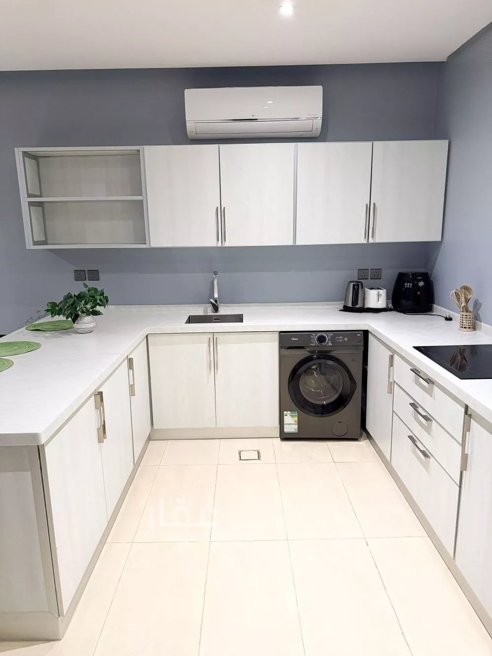 3 bedroom apartment in Qurtubah 10