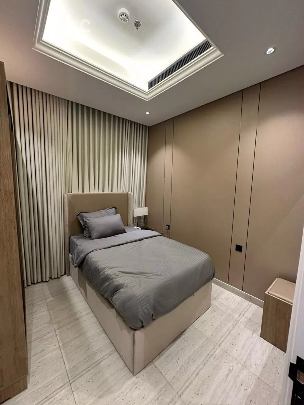 شقة 3 غرف في الملقا 8