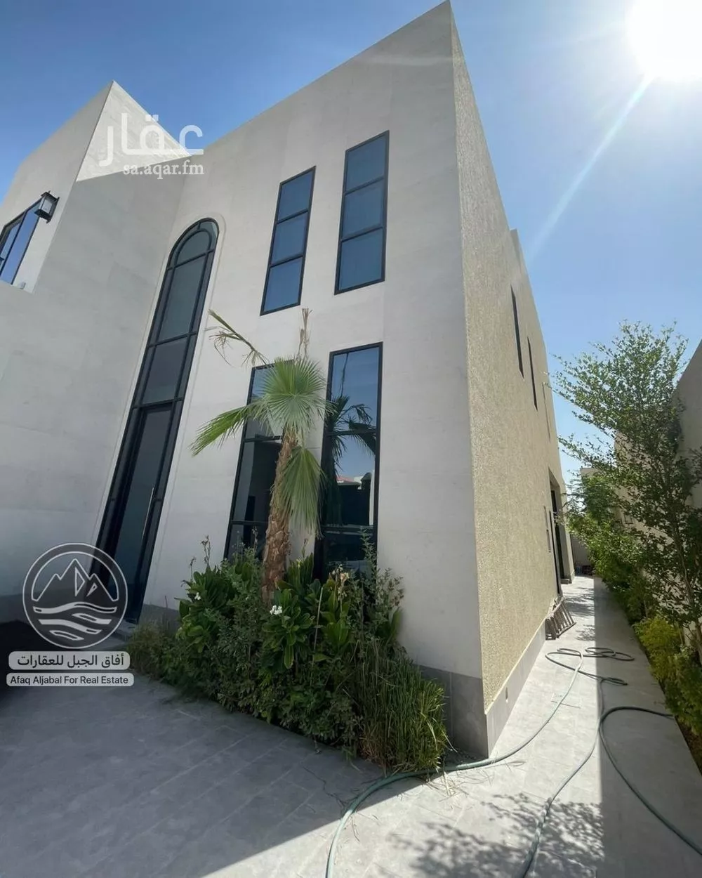 فيلا 8 غرف في النرجس 2