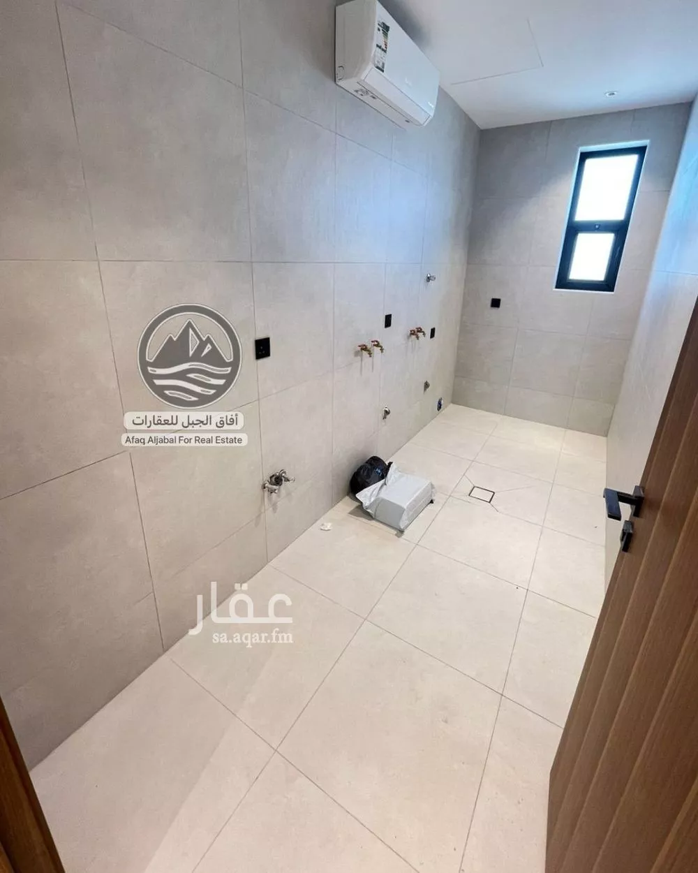 فيلا 8 غرف في النرجس 18