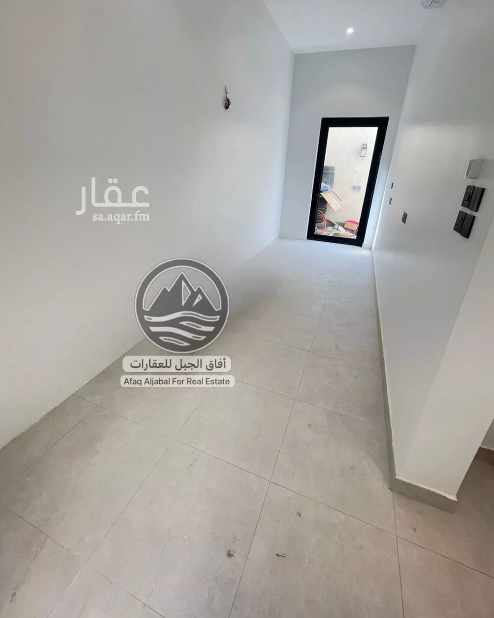 فيلا 8 غرف في النرجس 22