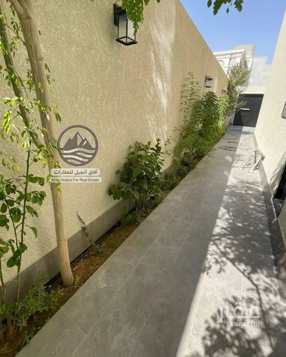 فيلا 8 غرف في النرجس 4