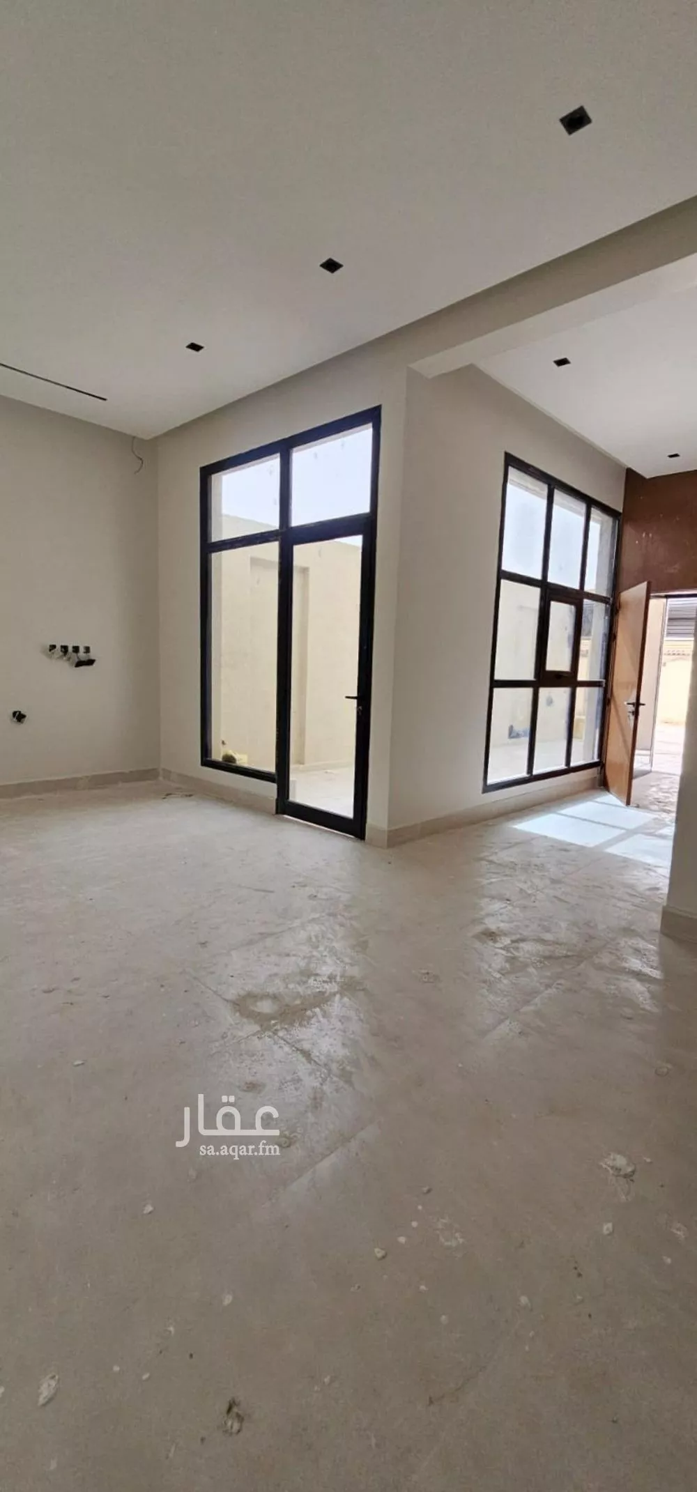 فيلا 4 غرف في العارض 4