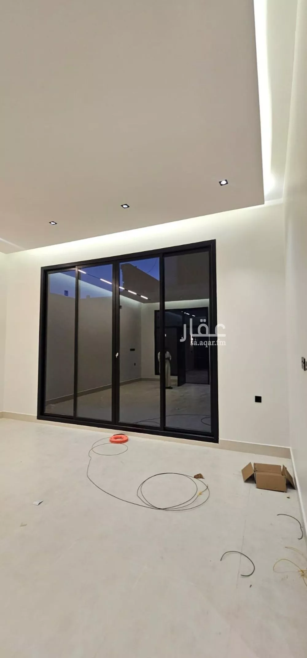 فيلا 4 غرف في العارض 6