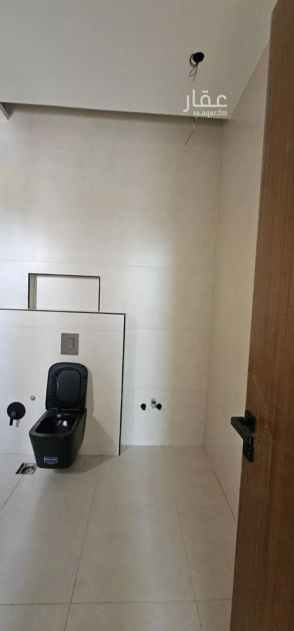 فيلا 4 غرف في العارض 8