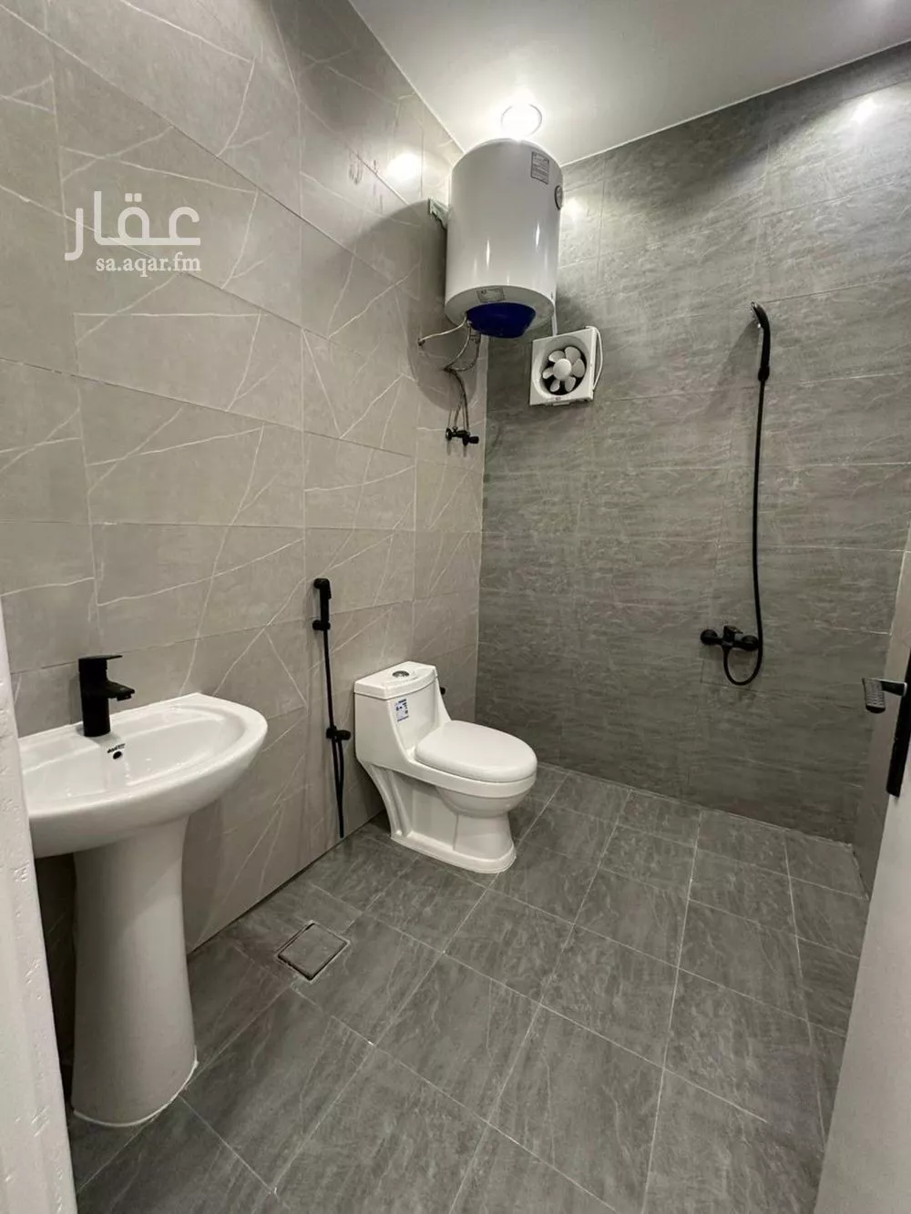1 bedroom apartment in Al Aqiq 7