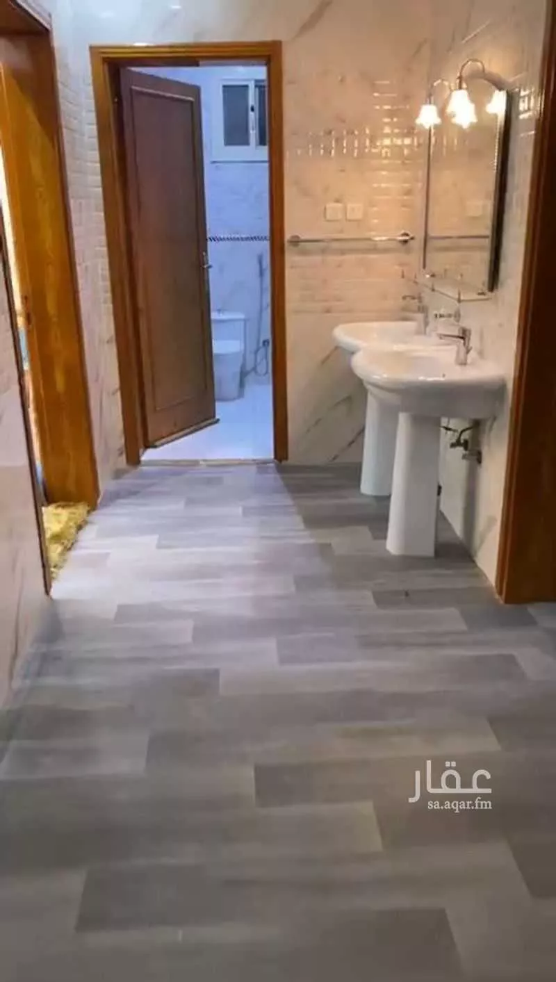 شقة 5 غرف في الملك فهد 4