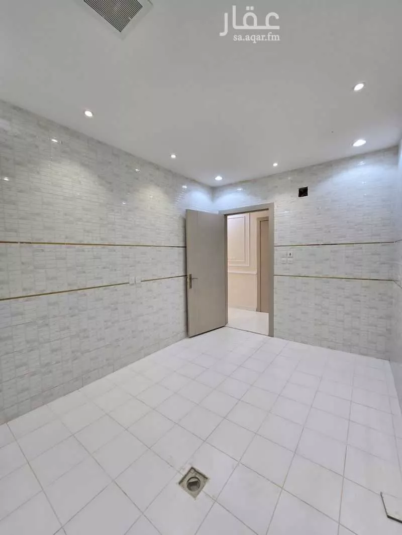 شقة 3 غرف في العريجاء الوسطى 8