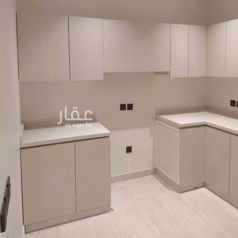 شقة 4 غرف في الحمرا 11