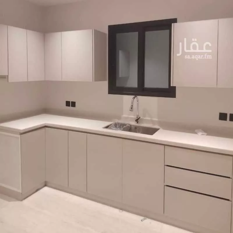 شقة 4 غرف في الحمرا 15