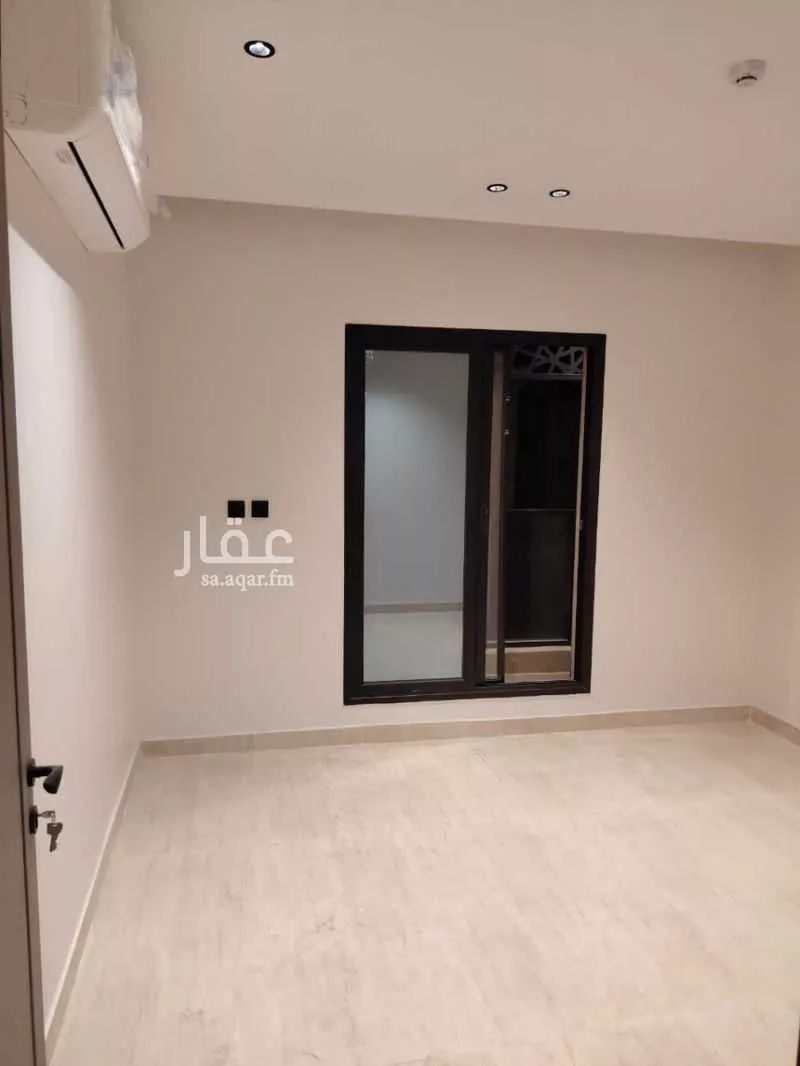 شقة 4 غرف في الحمرا 10