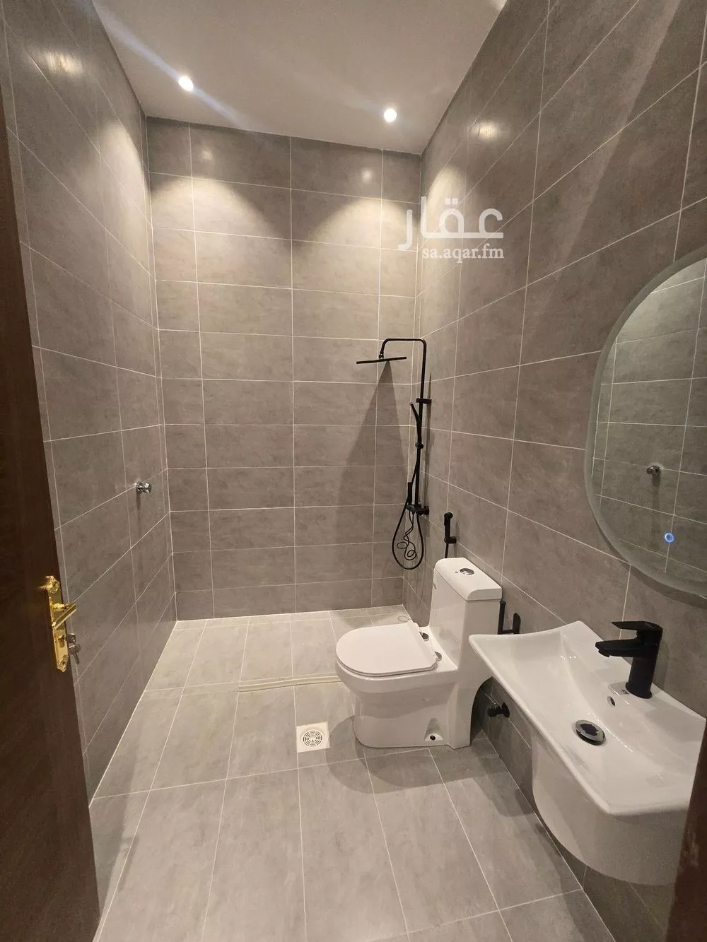 فيلا 9 غرف في النعيم 6