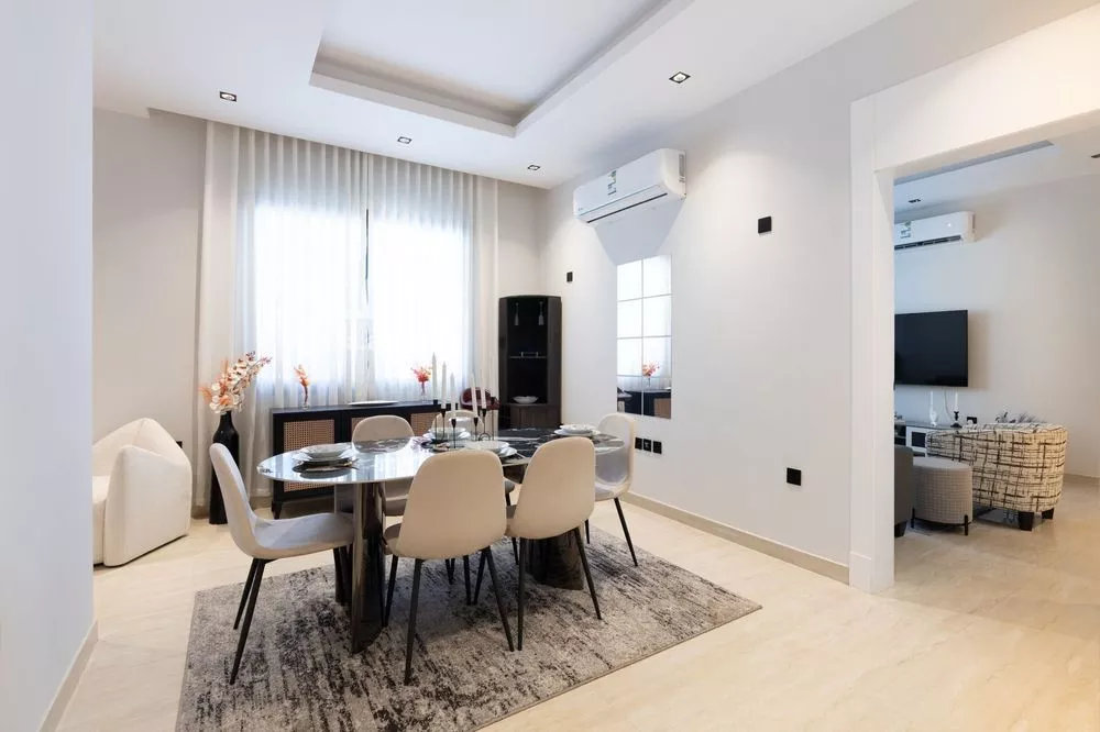 شقة 2 غرف في الملقا 6