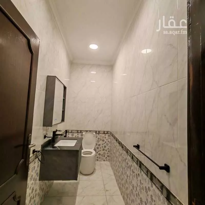 8 bedroom villa in Al Zahra, Jeddah 11