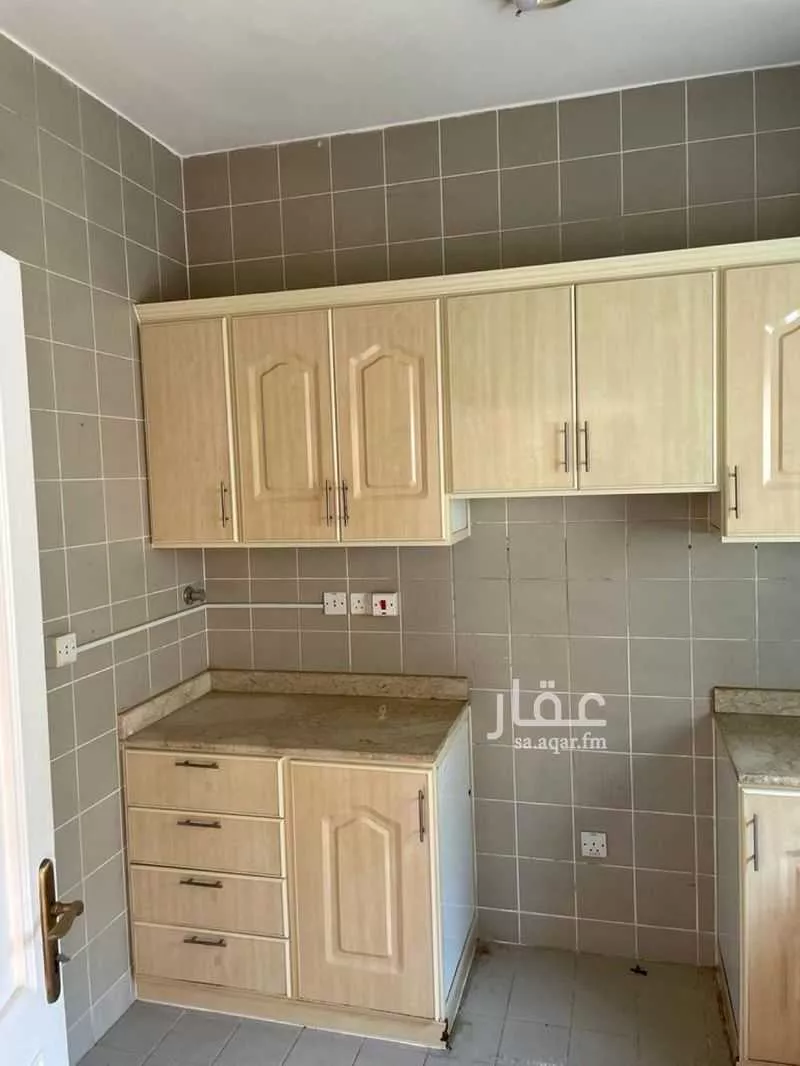 فيلا 3 غرف في الرويس 7