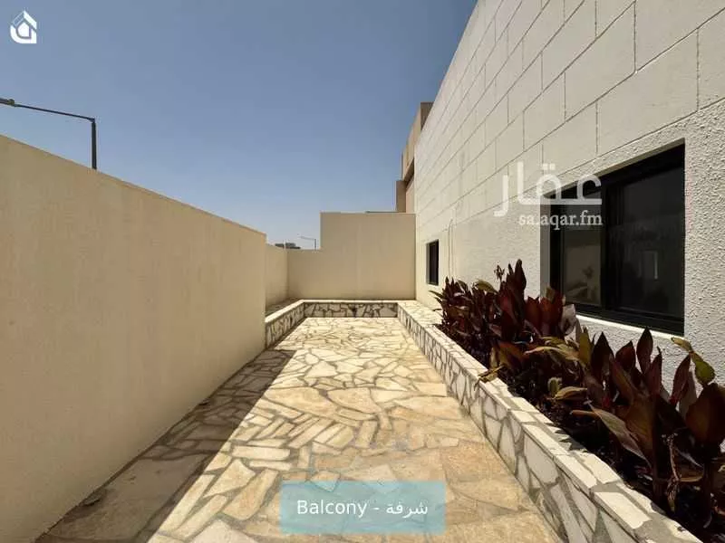 شقة 1 غرف في الملقا 10