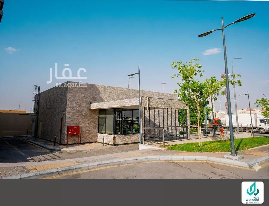 محل 220 م² في ديراب 2