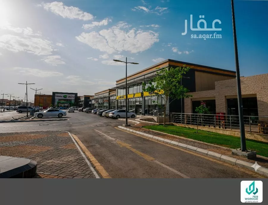 محل 220 م² في ديراب 3