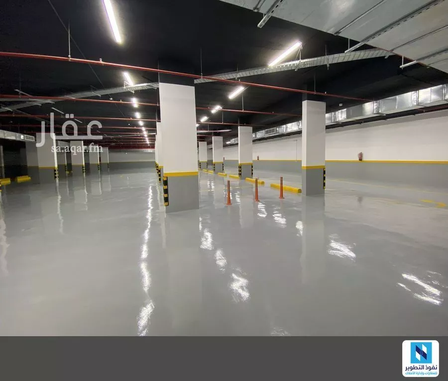 عمارة 2117 م² في الملقا 8